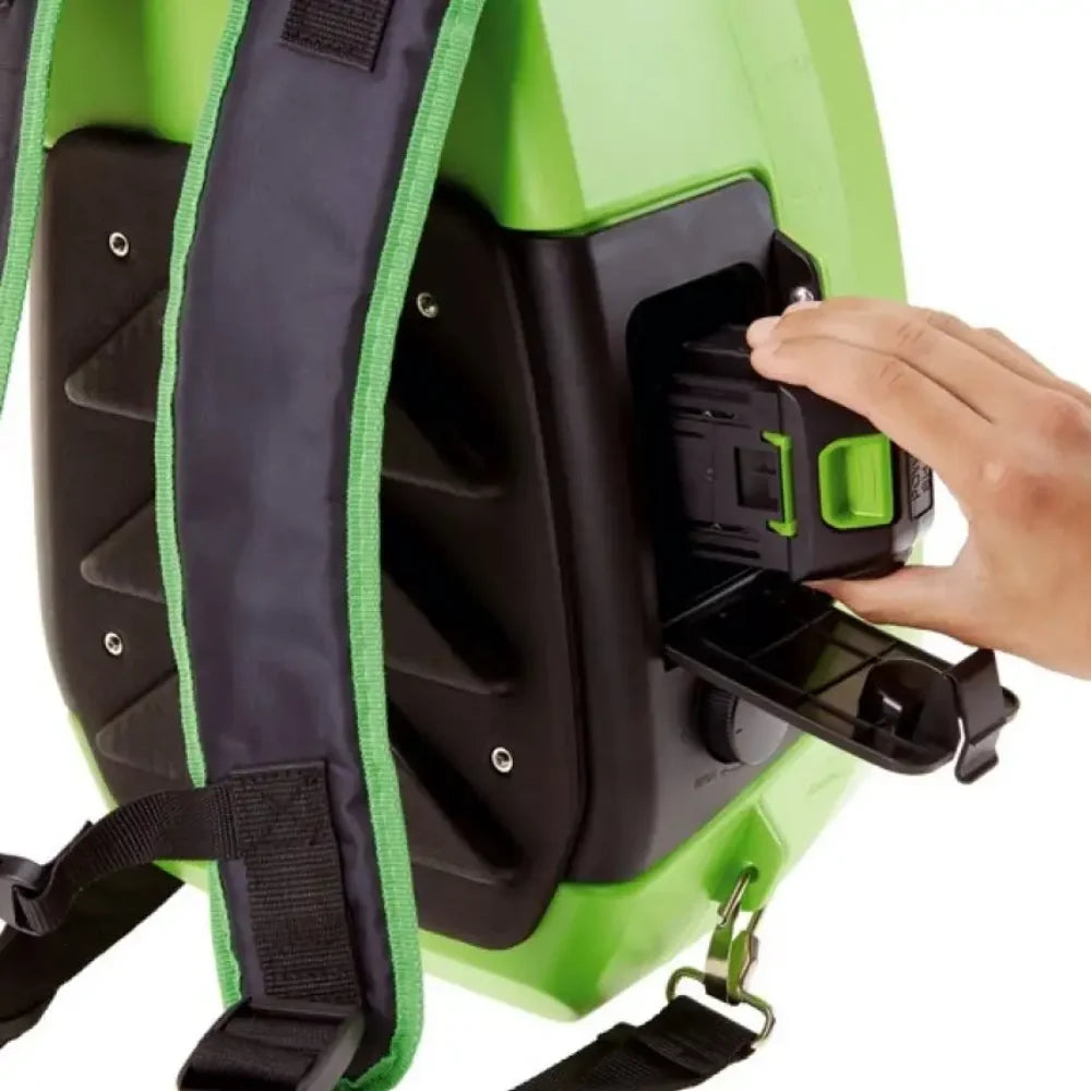 Verdemax 16 litre battery backpack sprayer with shoulder straps, hose and spray lance, battery view
